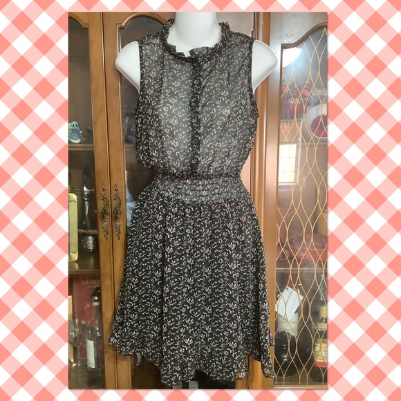 Till Dresses & Skirts - Black chiffon floral dress